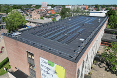 Zonnepanelen Op Een Schoolgebouw Rh 1