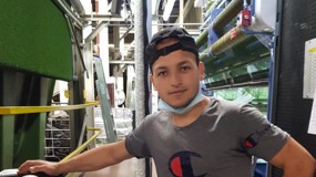 Khandad In De Fabriek