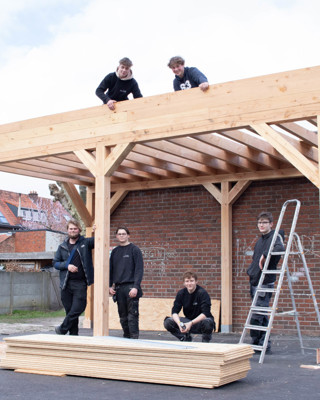 Samenoptpleineenplekonderdezon1 Rh