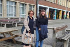Saskia En Britt Samen Voor De Klas Rh