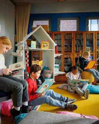 Lezende Kinderen In 'T Leestnest De Spreeuwen