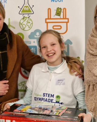 Annelien Wint Prijzenpakket Stemolympiade Rh
