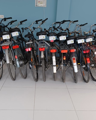 Weesfietsen Op Een Rij Rh