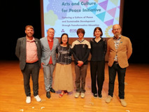 De Delegatie Uit Pitzemburg Met Japanse Gastvrouw