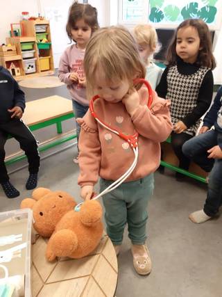 Lotte Bracht Doktersspullen Mee Om Nijntje Te Verzorgen