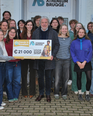Atheneum Brugge Met Check Voor Bevriende Ngo In Zuid India B