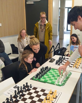 Schaken Tegen De Jongste Belgische Schaakgrootmeester Rh
