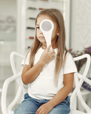 Meisje Tijdens Oogtest Rh