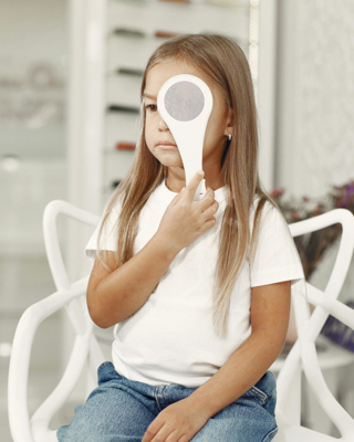 Meisje Tijdens Oogtest Rh