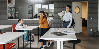 Leerlingen Komen Klas Binnen Rh