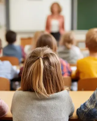 Klas Met Leerkracht Vooraan