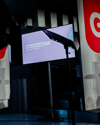 Kijk Van Koen Terug En Vooruitblik Rh